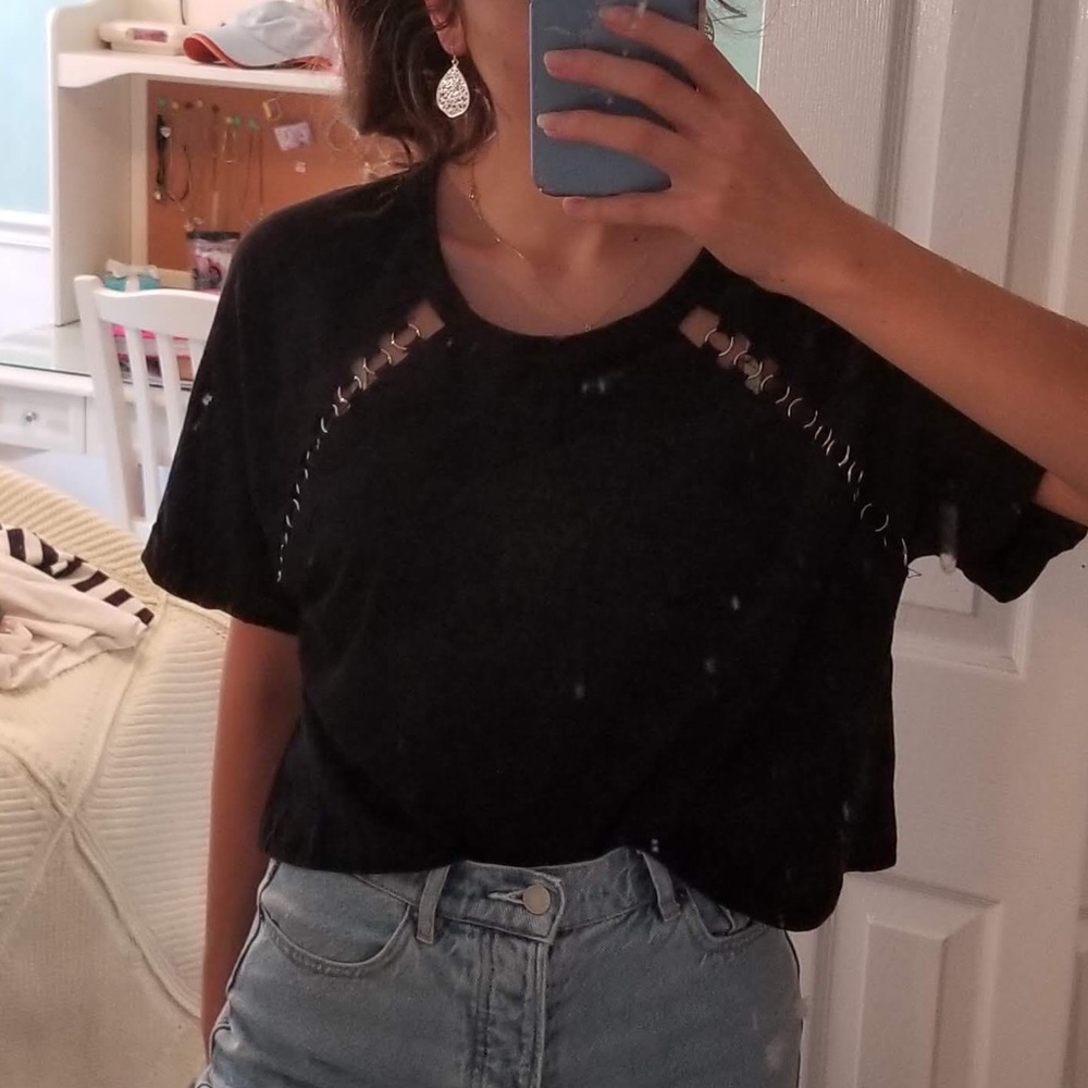 Metal Right Tee
